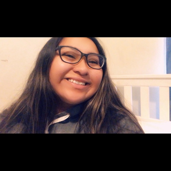 Meet your Posher, Isela - Picture 1 of 1